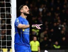 斯基拉：那不勒斯、罗马、都灵有意莱切门将法尔科内(si ji la na bu le si luo ma du ling you yi lai qie men jiang fa er ke nei)