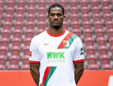 队报：卢卡库将伤缺至少三个月，那不勒斯考察奥格斯堡前锋埃森德