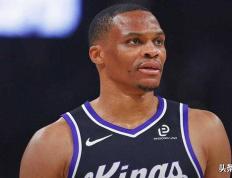 国王队拉塞尔·威斯布鲁克重返俄克拉荷马城，赢得全场起立鼓掌