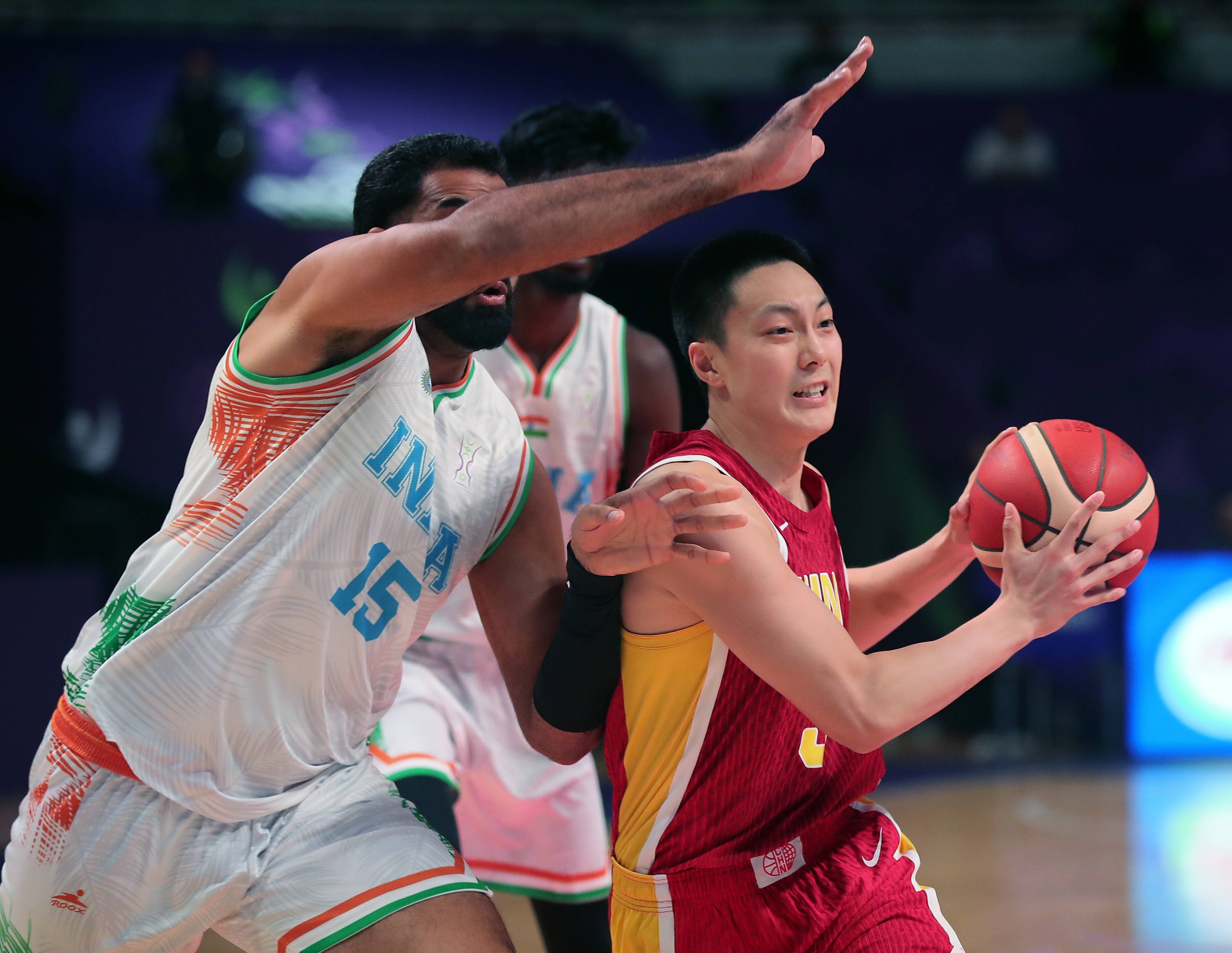 (体育)篮球——国际篮联亚洲杯:中国队胜印度队