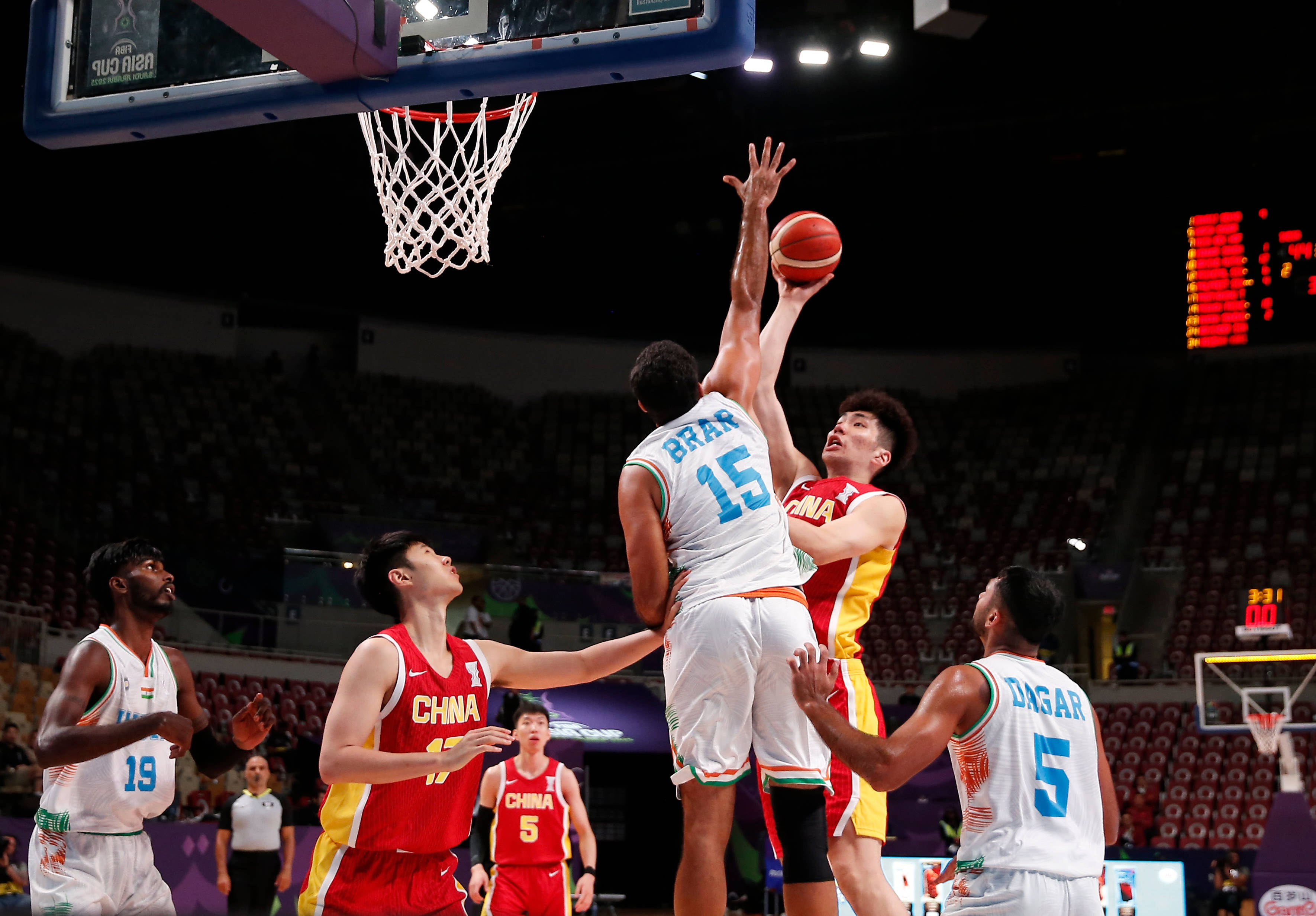 (体育)篮球——国际篮联亚洲杯:中国队胜印度队