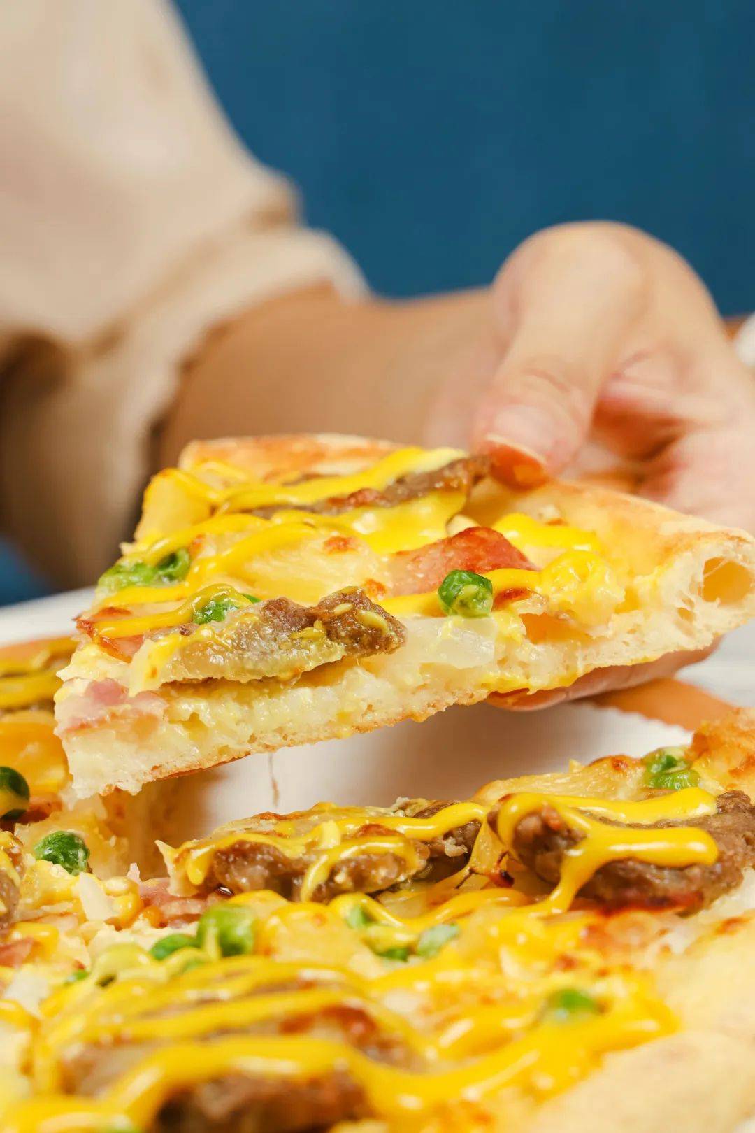 比萨星人速冲!达美乐比萨限时买一送一*,美味加倍享!(bi sa xing ren su chong da mei le bi sa xian shi mai yi song yi mei wei jia bei xiang)