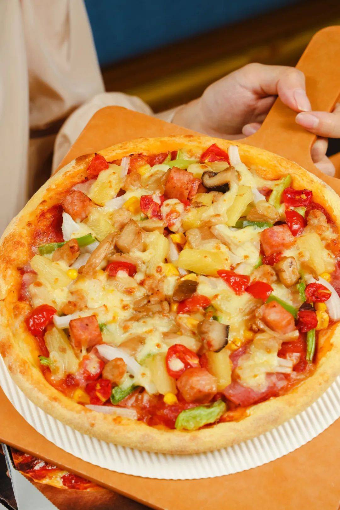 比萨星人速冲!达美乐比萨限时买一送一*,美味加倍享!(bi sa xing ren su chong da mei le bi sa xian shi mai yi song yi mei wei jia bei xiang)