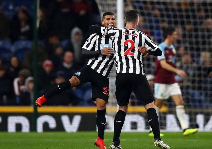 英超揭幕战:阿斯顿维拉 VS 纽卡斯尔联,巅峰对决看点十足(ying chao jie mu zhan a si dun wei la niu ka si er lian dian feng dui jue kan dian shi zu)