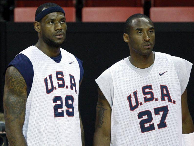 詹姆斯:我从小视科比为偶像,曼巴永恒(zhan mu si wo cong xiao shi ke bi wei ou xiang man ba yong heng)