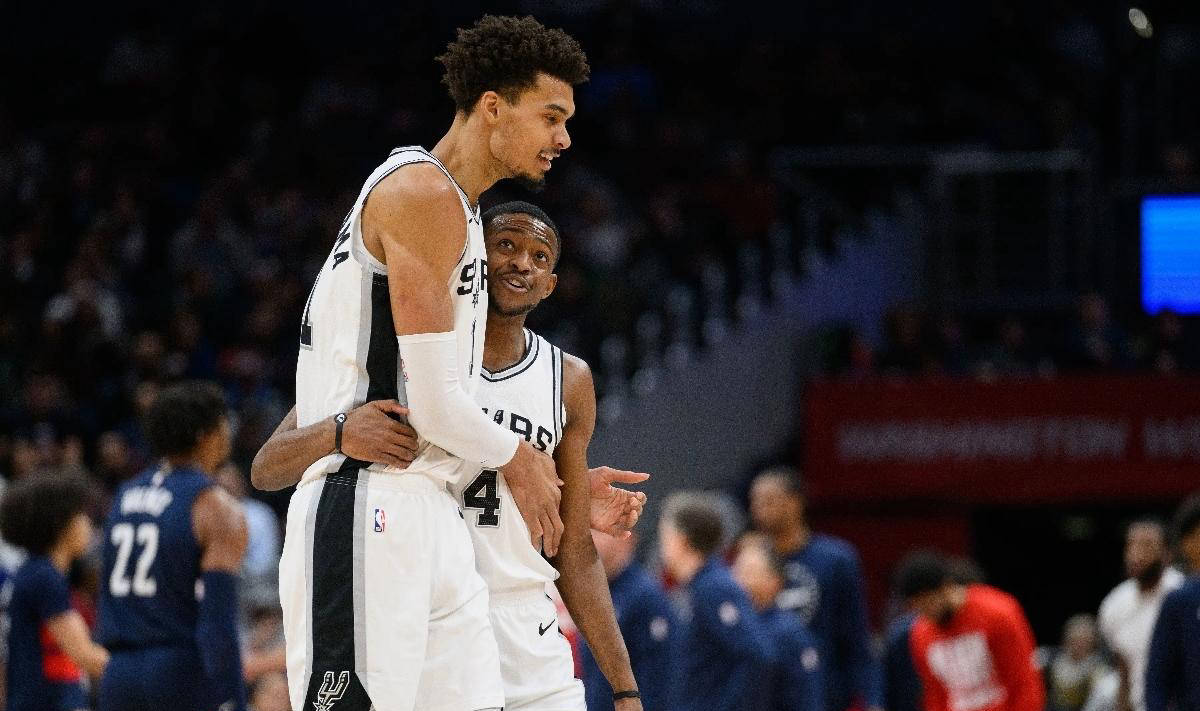 圣安东尼奥马刺续约达龙福克斯，获得嘉奖229亿美元合同资格