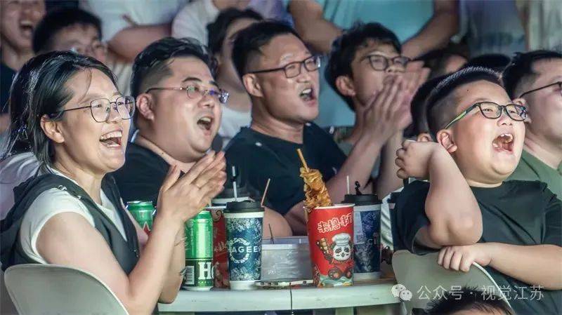 “苏超”e起拍|人与城,燃情“苏超”