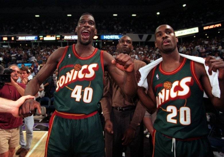 佩顿谈科比:别拿亚历山大和科比比较他永远也赶不上科比