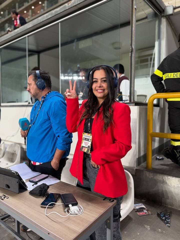 15年了!巴拉圭“乳神”完成足球评论员首秀,南非世界杯惊艳全球