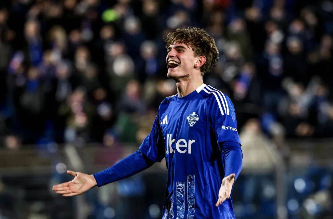 科莫小将尼科帕斯！