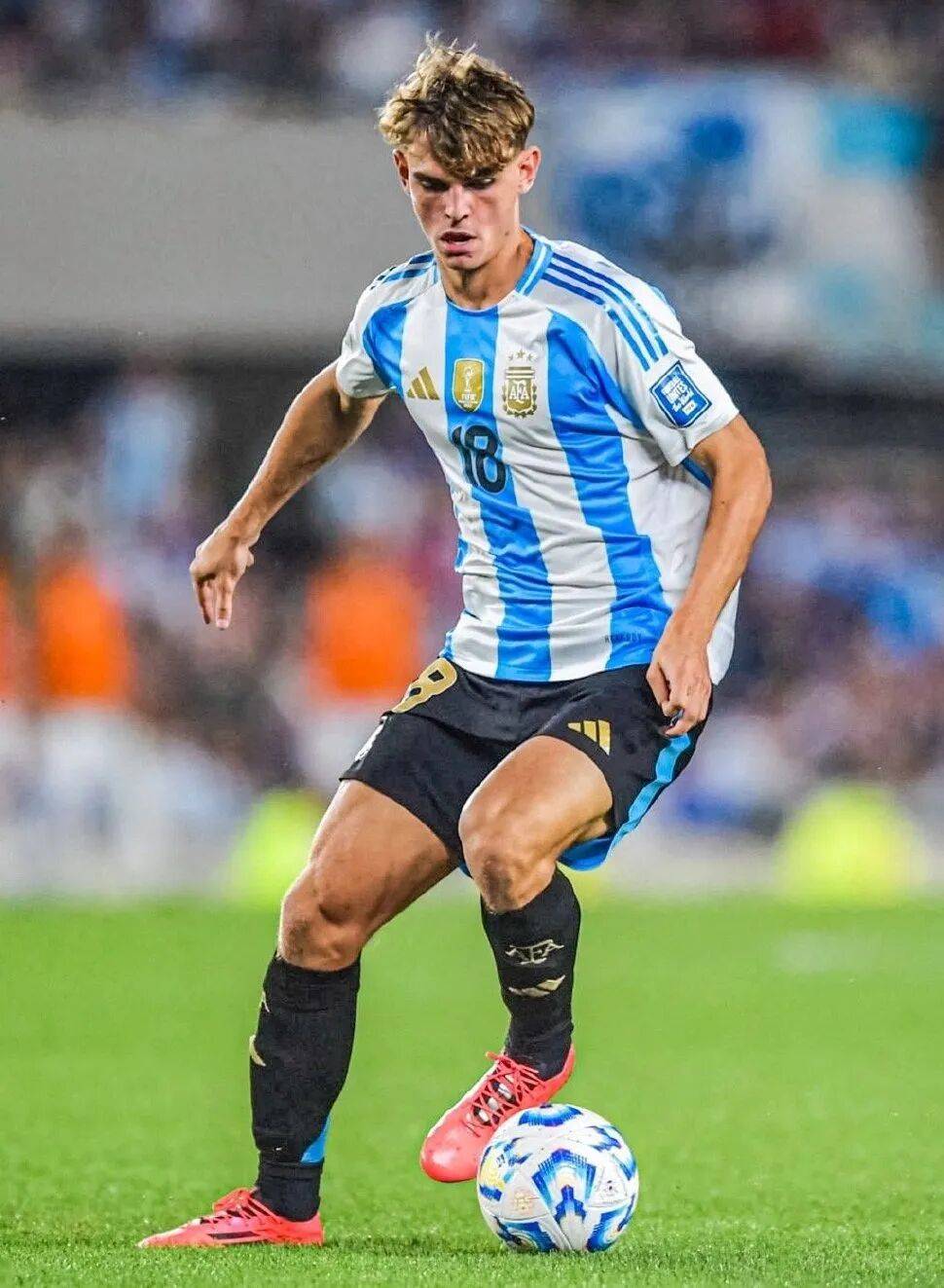 科莫小将尼科帕斯！