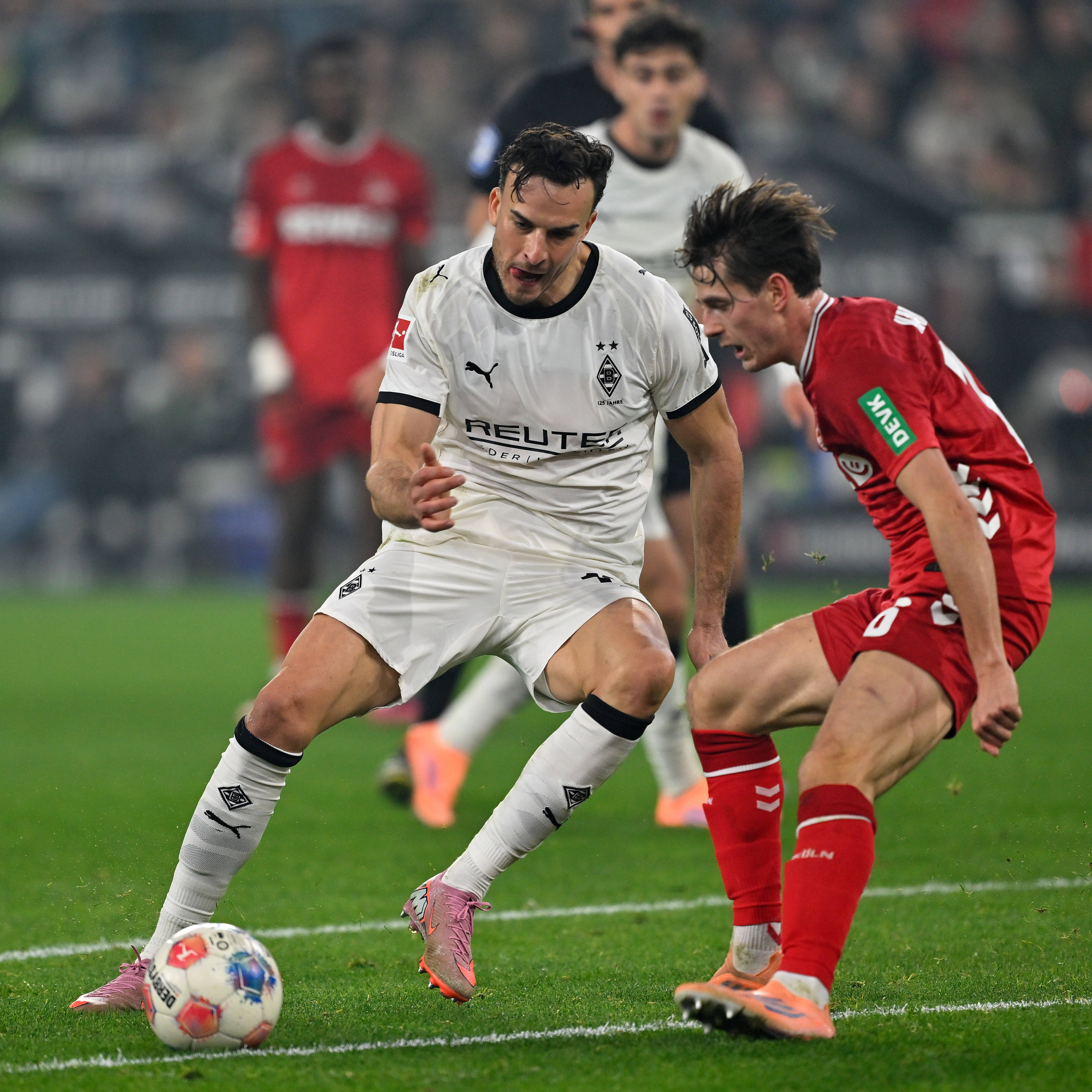 （体育）足球——德甲：门兴格拉德巴赫胜科隆