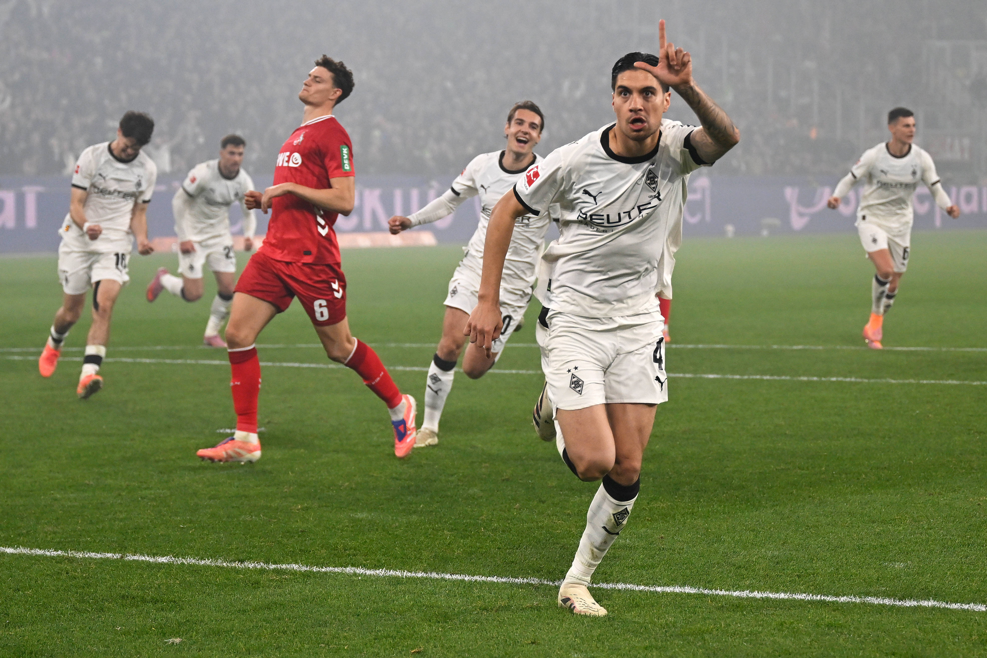 （体育）足球——德甲：门兴格拉德巴赫胜科隆